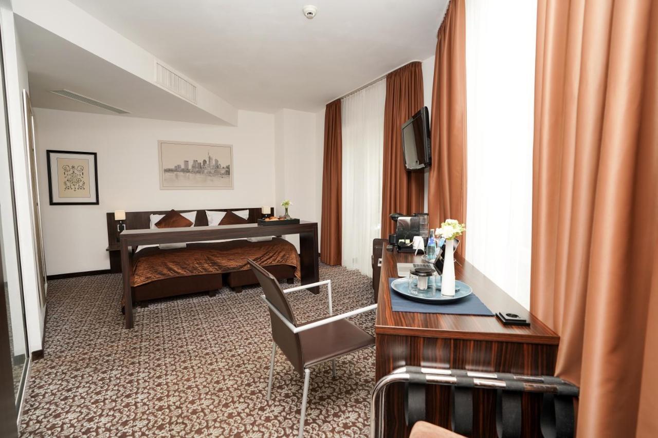 Triple Room City View