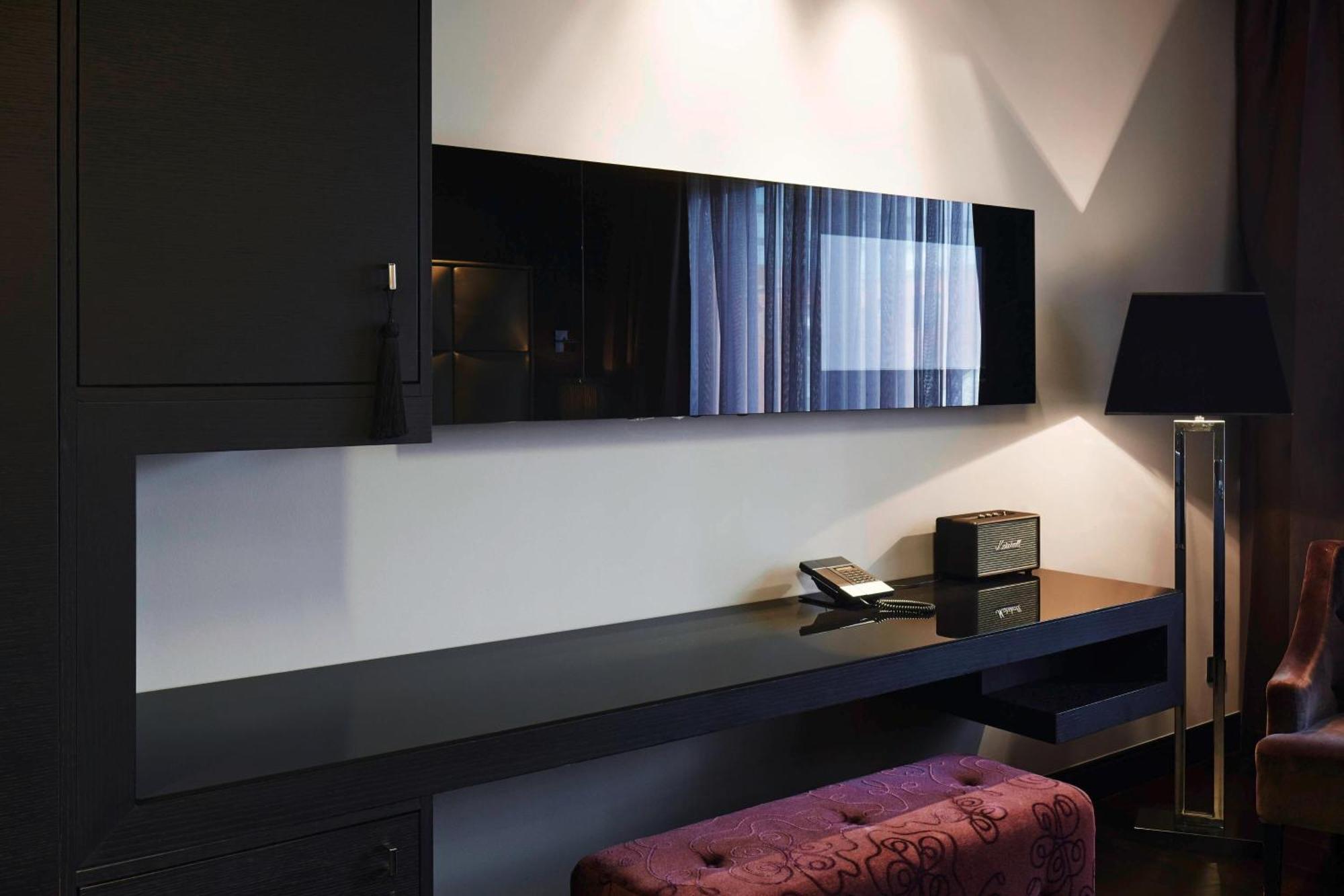 Superior Queen Room with City View