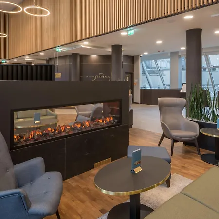 Hilton Garden Inn Frankfurt City Centre-3